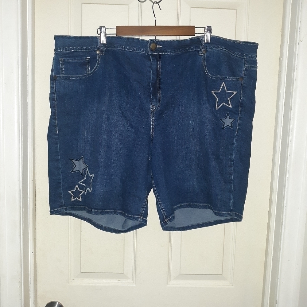Avenue denim embroidered shorts size 26